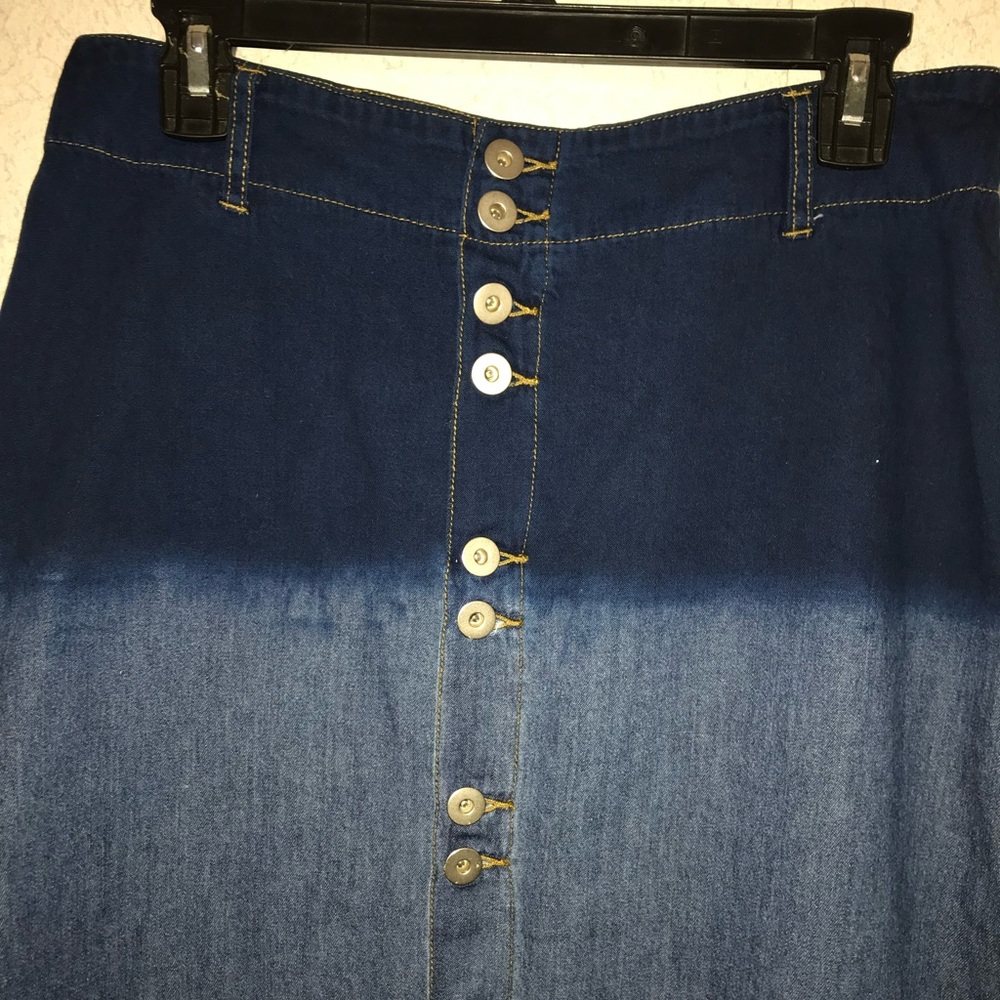 Buttoned down Jean skirt